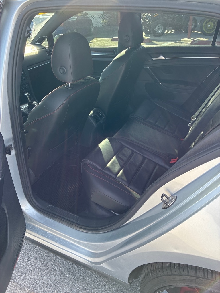 Volkswagen GTI SE 6A 4-Door 2016