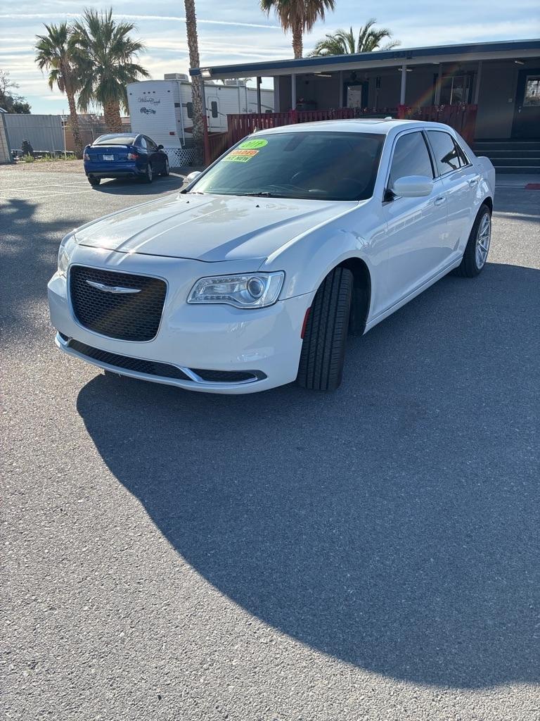 2017 Chrysler 300 Limited RWD
