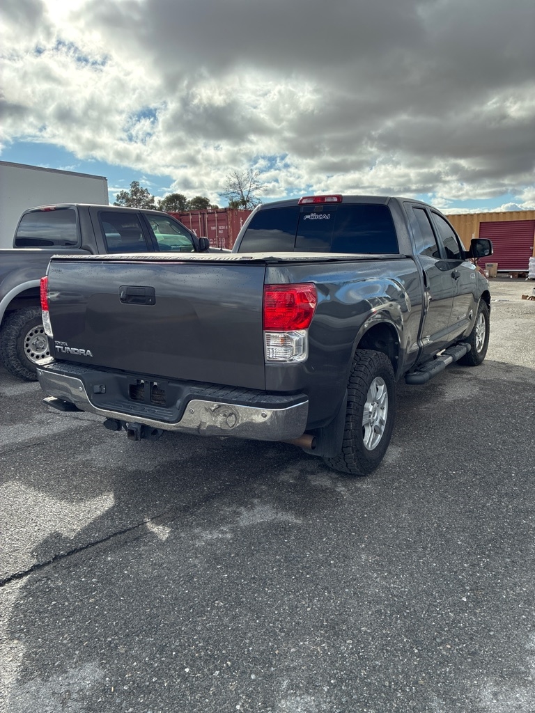 Toyota Tundra Tundra-Grade Double Cab 4.6L 2WD 2013