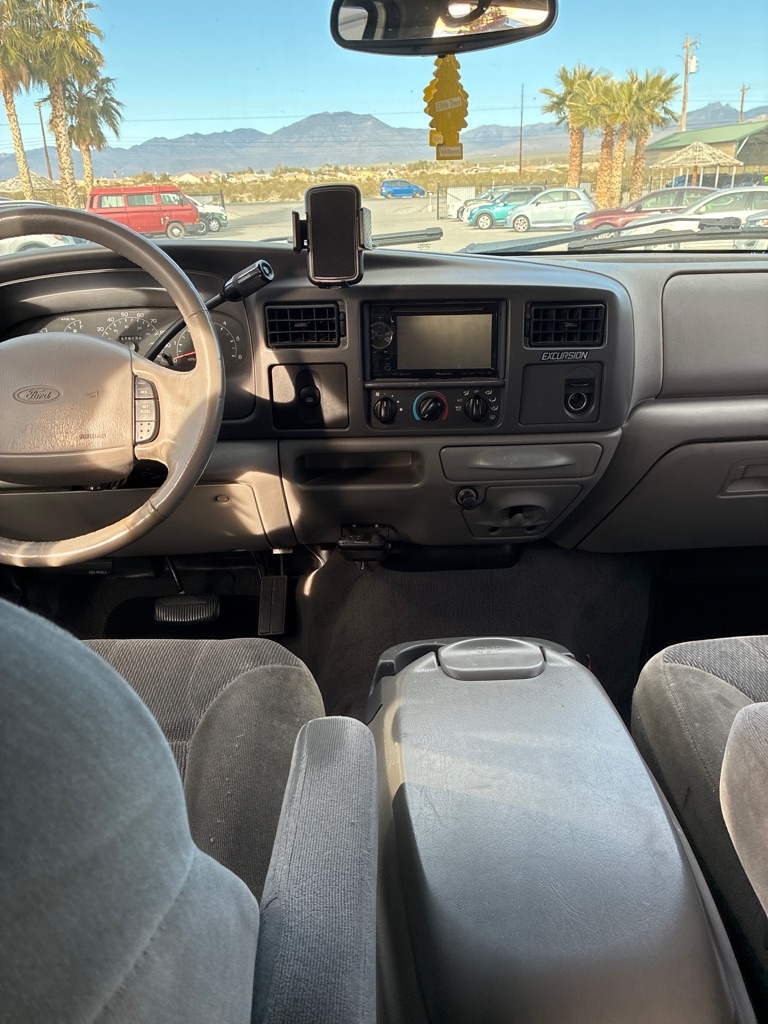 Ford Excursion XLT 2WD 2000