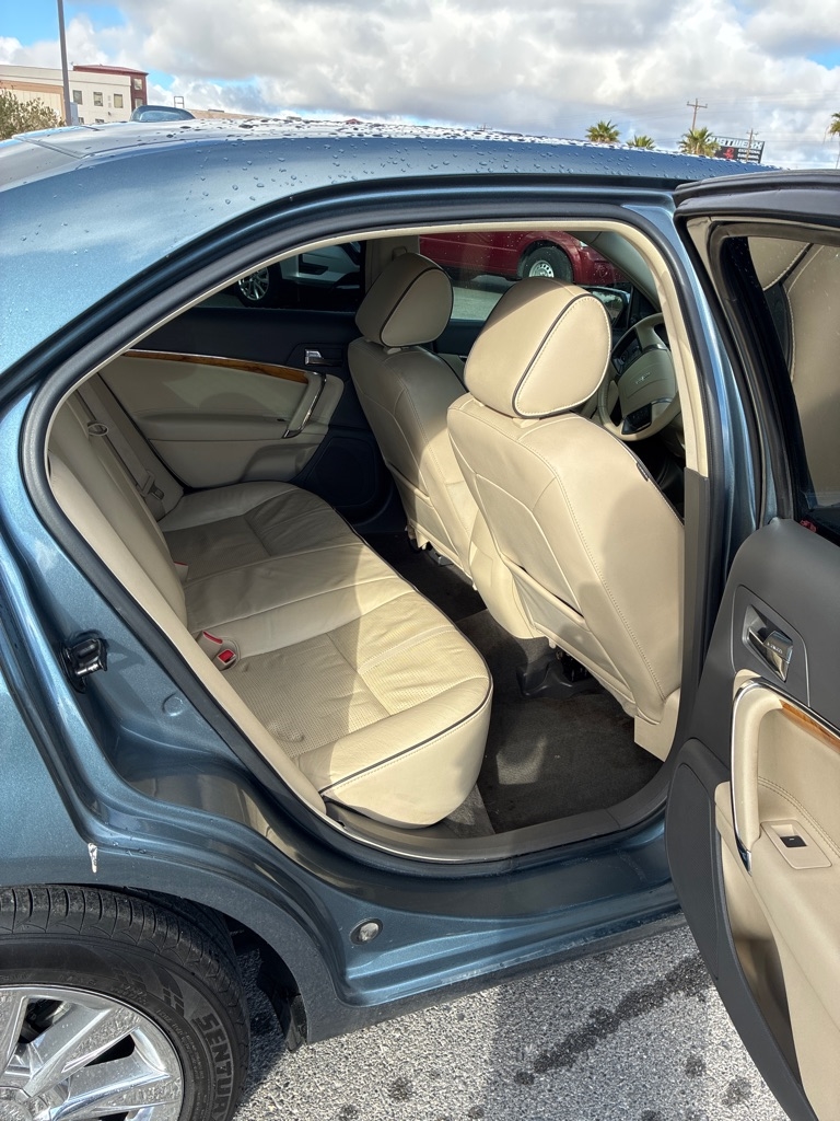 Lincoln MKZ FWD 2011