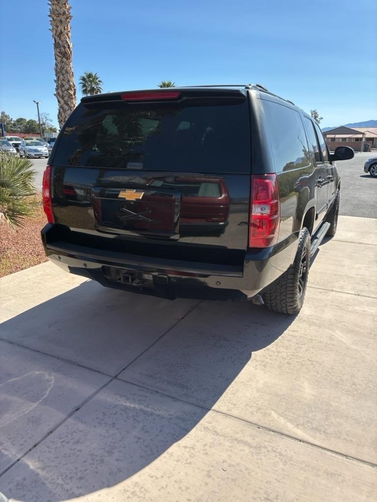 Chevrolet Suburban LT 1500 4WD 2014