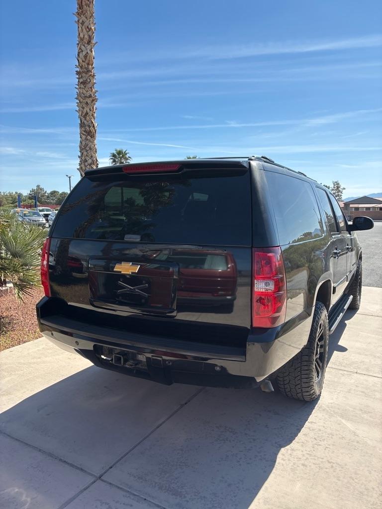 Chevrolet Suburban LT 1500 4WD 2014
