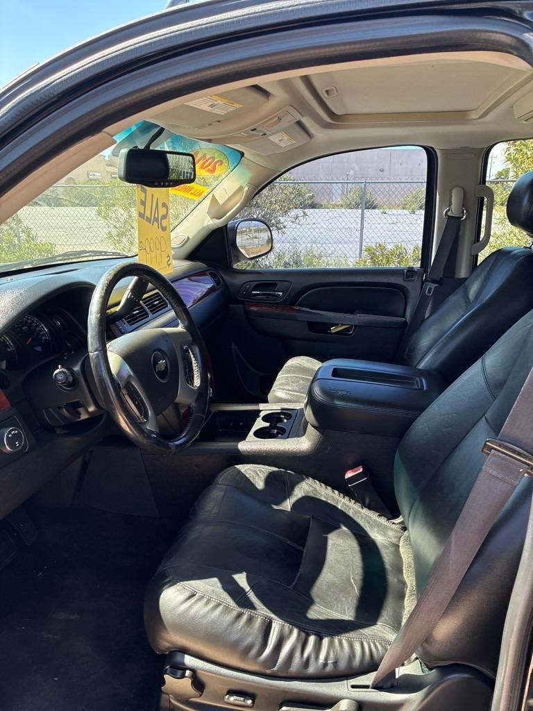 Chevrolet Suburban LT 1500 4WD 2014