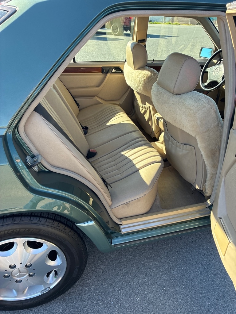 Mercedes-Benz E-Class E300D 1995