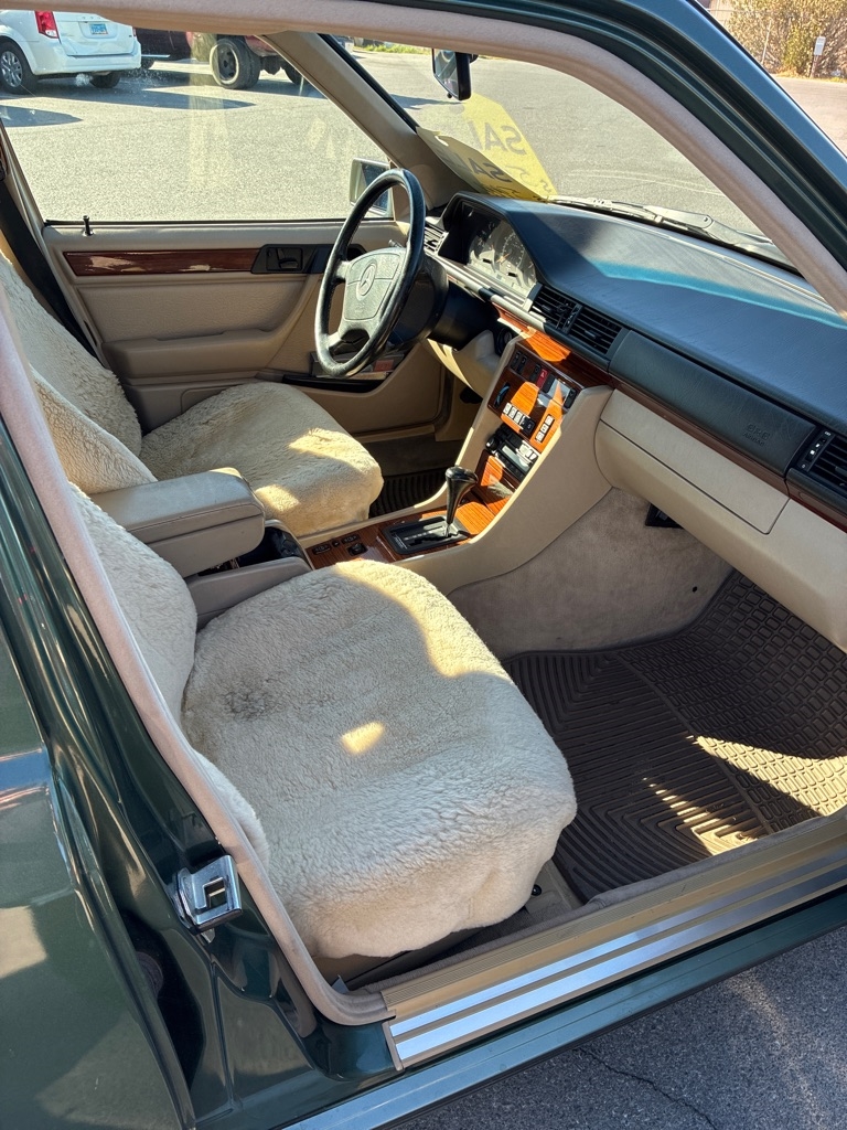 Mercedes-Benz E-Class E300D 1995