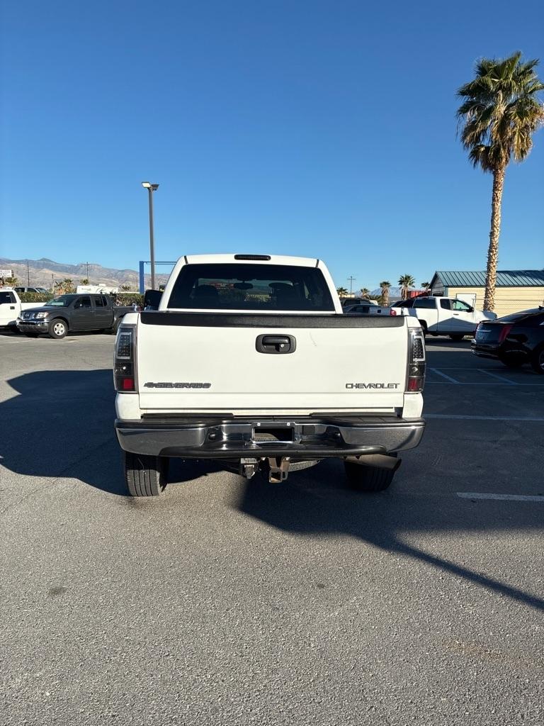 Chevrolet Silverado 2500HD Crew Cab Long Bed 2WD 2005