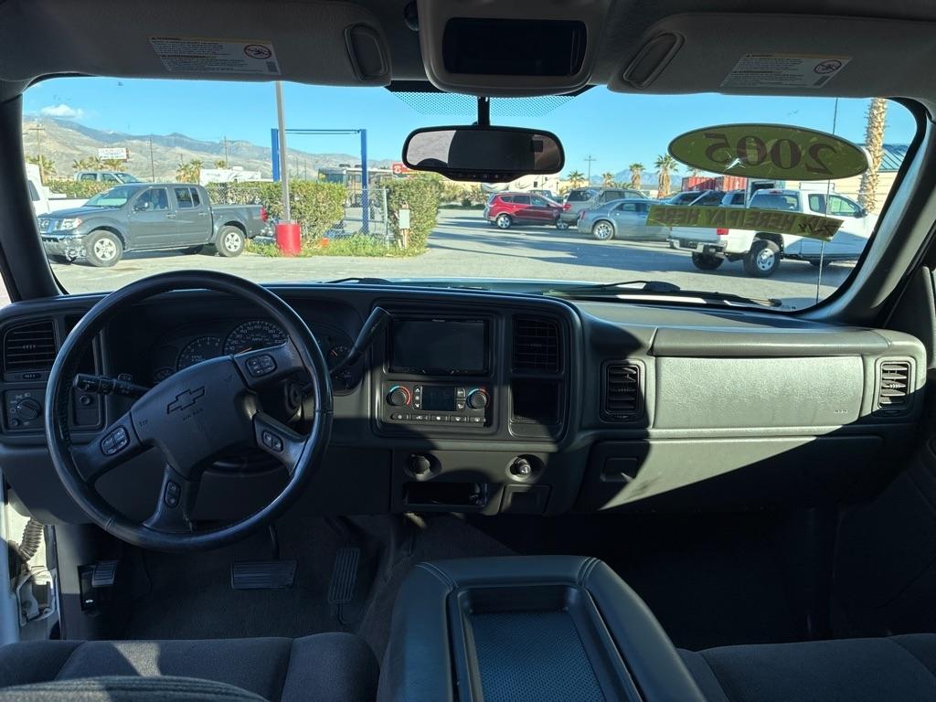 Chevrolet Silverado 2500HD Crew Cab Long Bed 2WD 2005