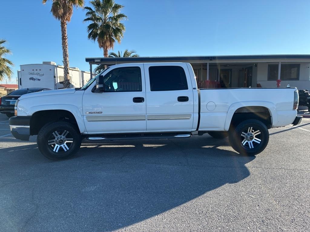 Chevrolet Silverado 2500HD Crew Cab Long Bed 2WD 2005