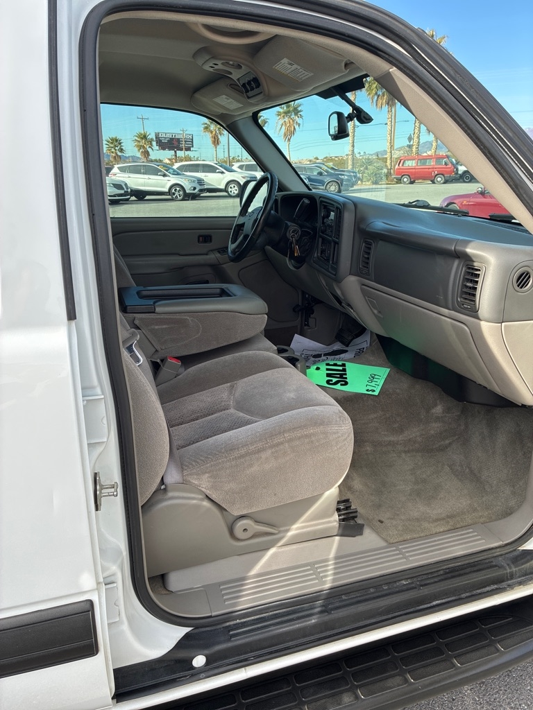 Chevrolet Tahoe 2WD 2004