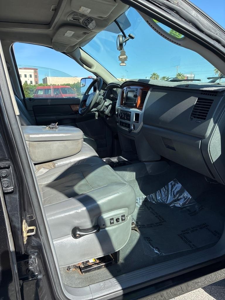 Dodge Ram 2500 SLT Mega Cab 4WD 2007