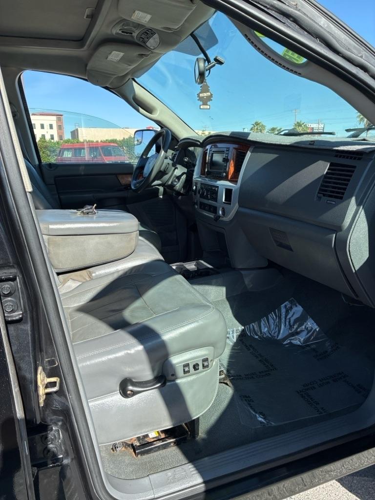 Dodge Ram 2500 SLT Mega Cab 4WD 2007