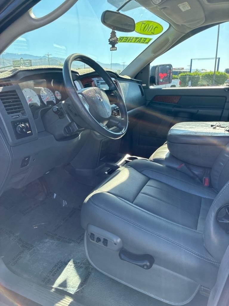 Dodge Ram 2500 SLT Mega Cab 4WD 2007