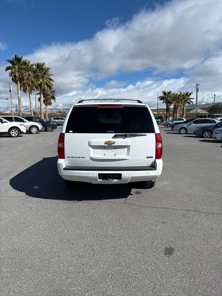 Chevrolet Suburban LT 1500 2WD 2012