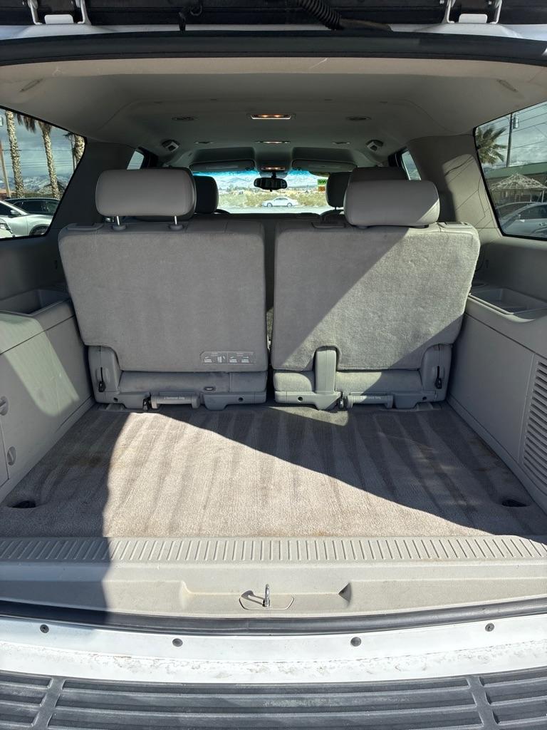 Chevrolet Suburban LT 1500 2WD 2012