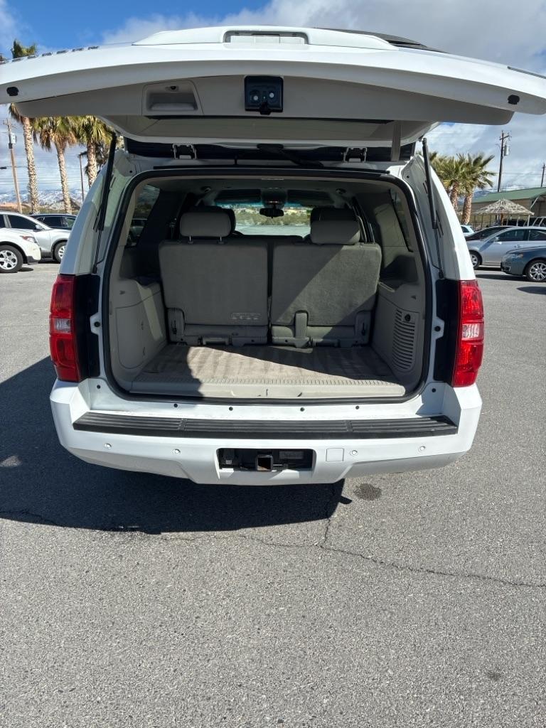 Chevrolet Suburban LT 1500 2WD 2012