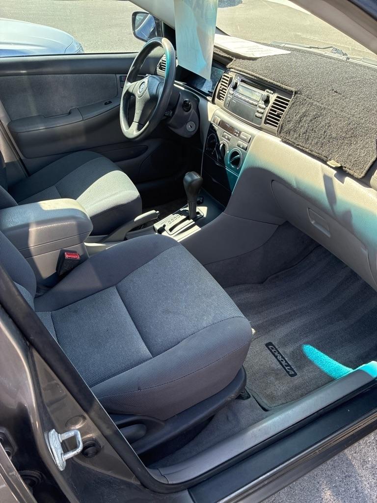 Toyota Corolla CE 2004