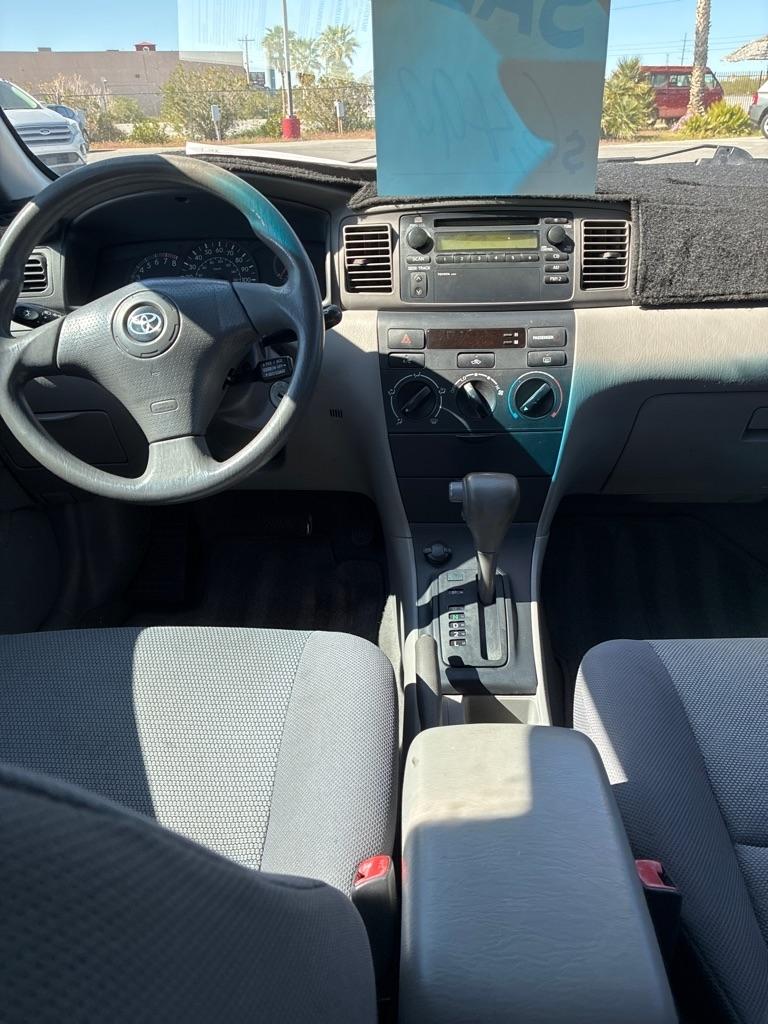 Toyota Corolla CE 2004