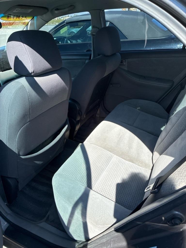 Toyota Corolla CE 2004