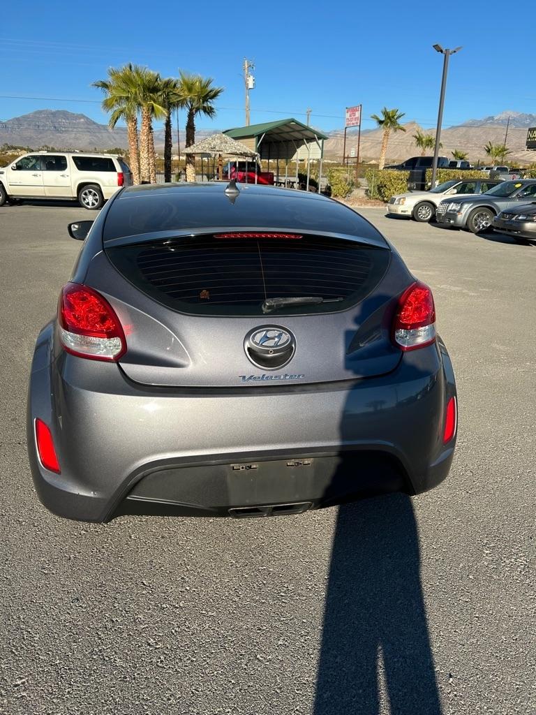 Hyundai Veloster Base 6MT 2016