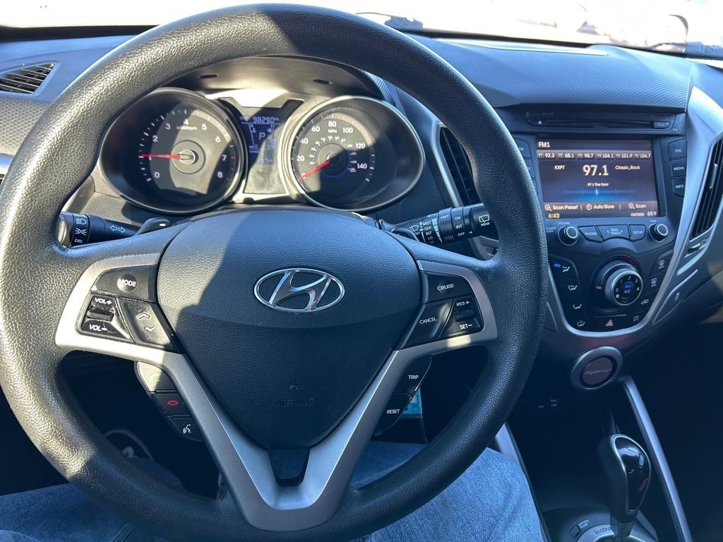 Hyundai Veloster Base 6MT 2016