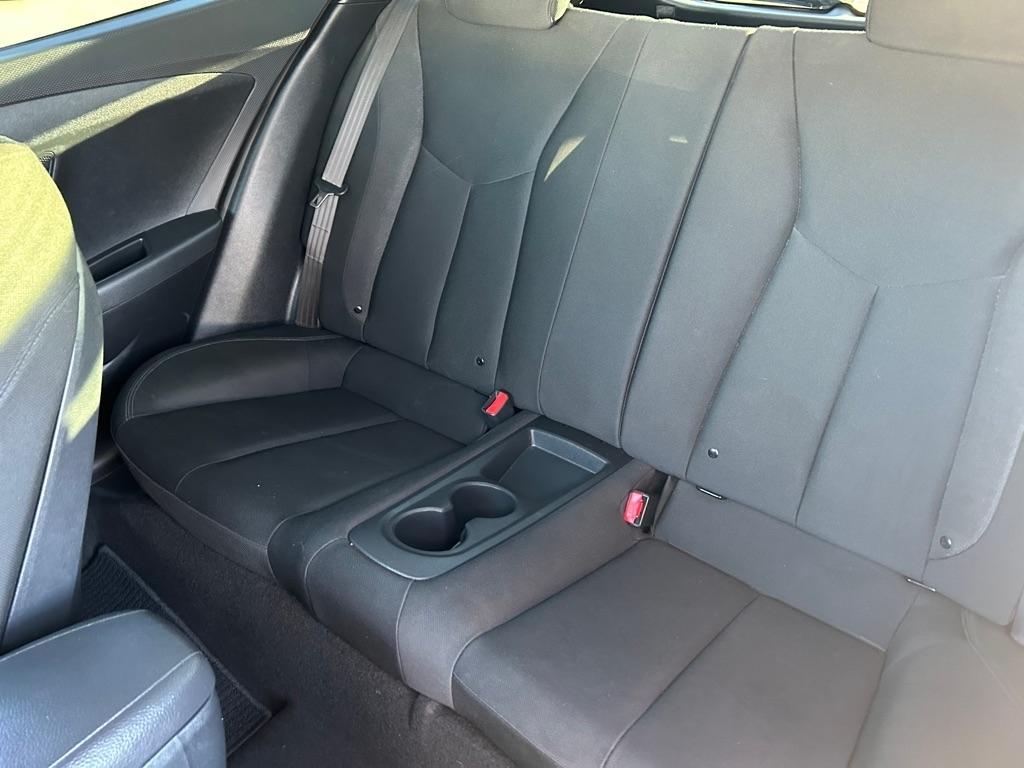 Hyundai Veloster Base 6MT 2016