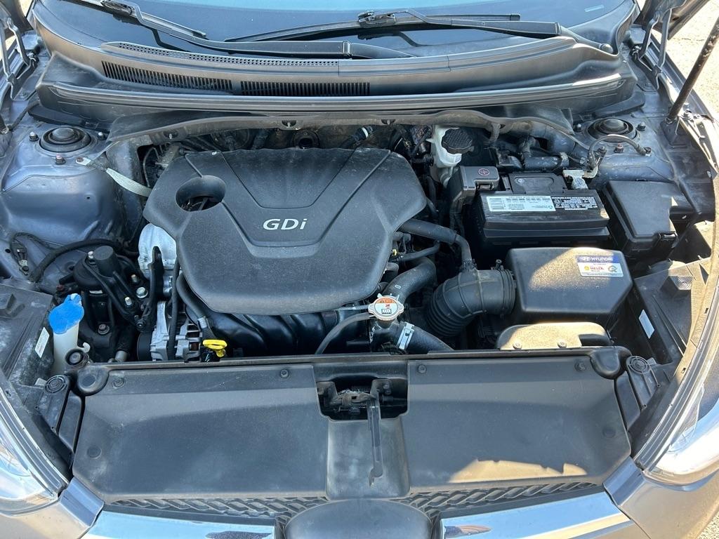 Hyundai Veloster Base 6MT 2016