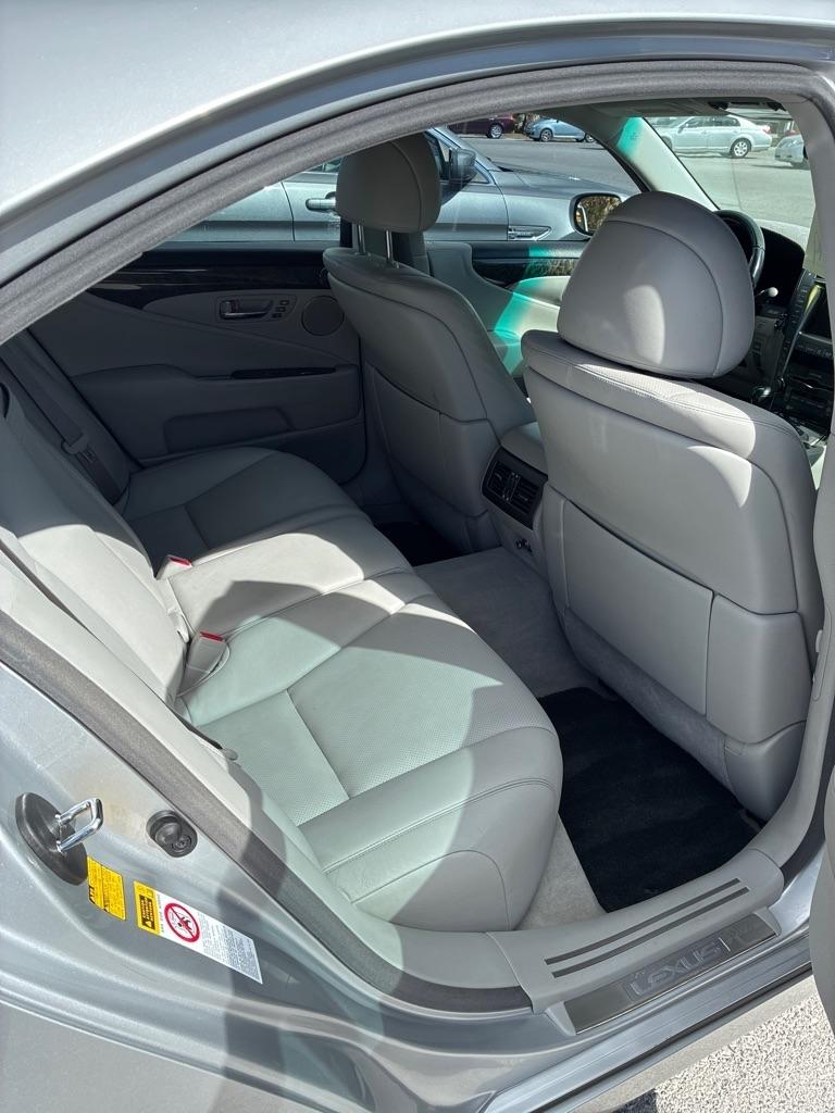 Lexus LS 460 Luxury Sedan 2008