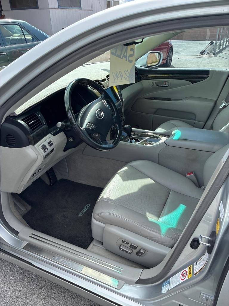 Lexus LS 460 Luxury Sedan 2008