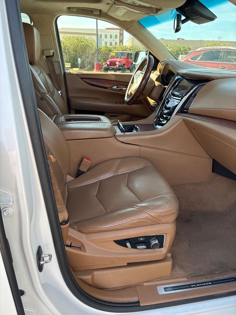 Cadillac Escalade Platinum 4WD 2016