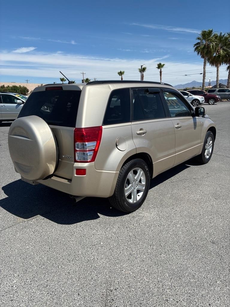 Suzuki Grand Vitara Luxury 2WD 2006