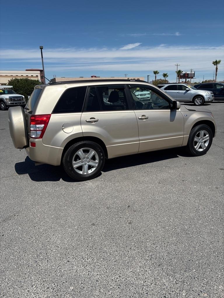 Suzuki Grand Vitara Luxury 2WD 2006