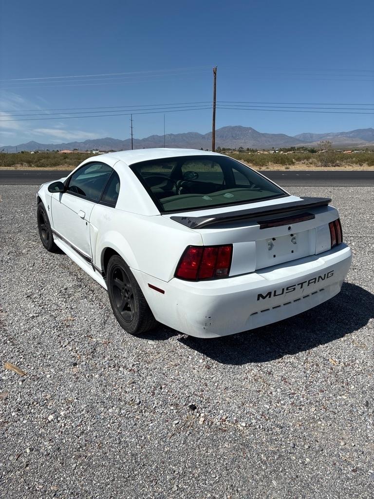 Ford Mustang Coupe 2000