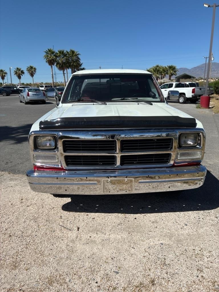 Dodge D250 Club Cab 8-ft. Bed 2WD 1993