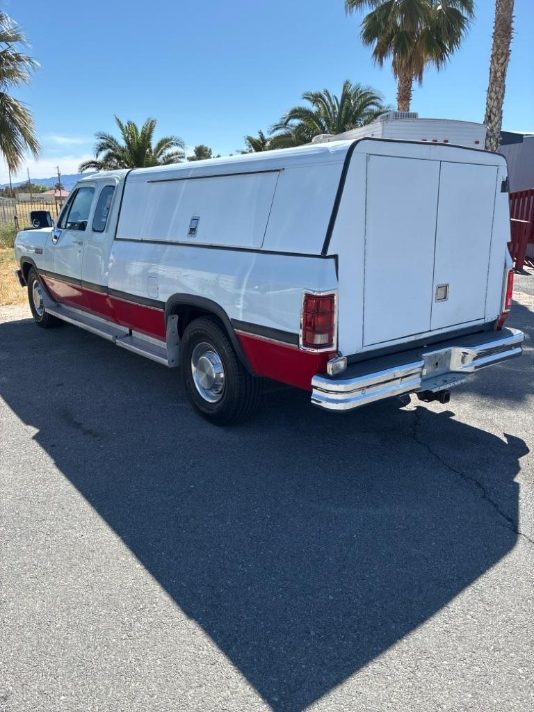 Dodge D250 Club Cab 8-ft. Bed 2WD 1993