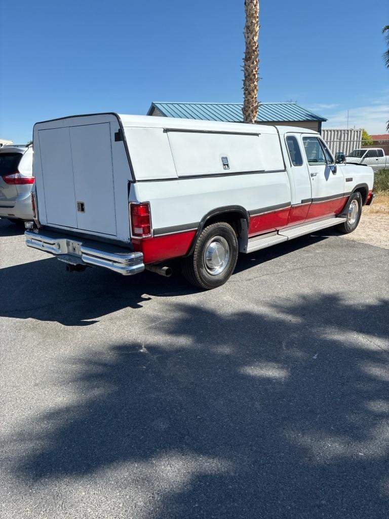 Dodge D250 Club Cab 8-ft. Bed 2WD 1993