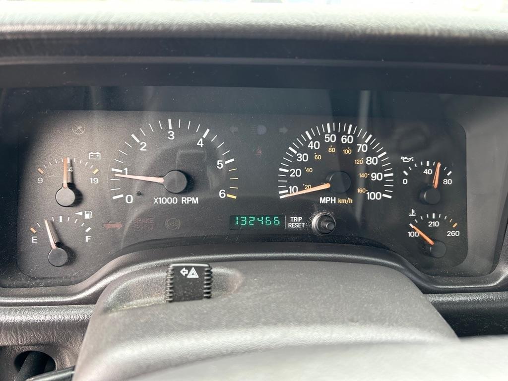 Jeep Cherokee Sport 4-Door 4WD 2000