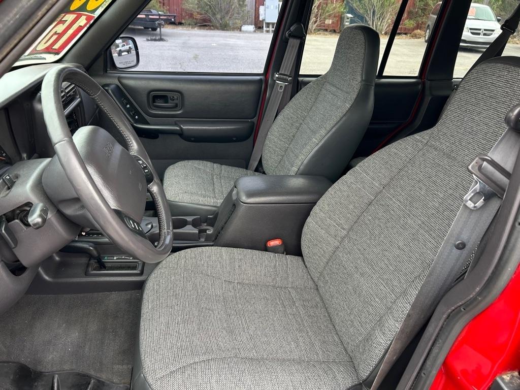 Jeep Cherokee Sport 4-Door 4WD 2000