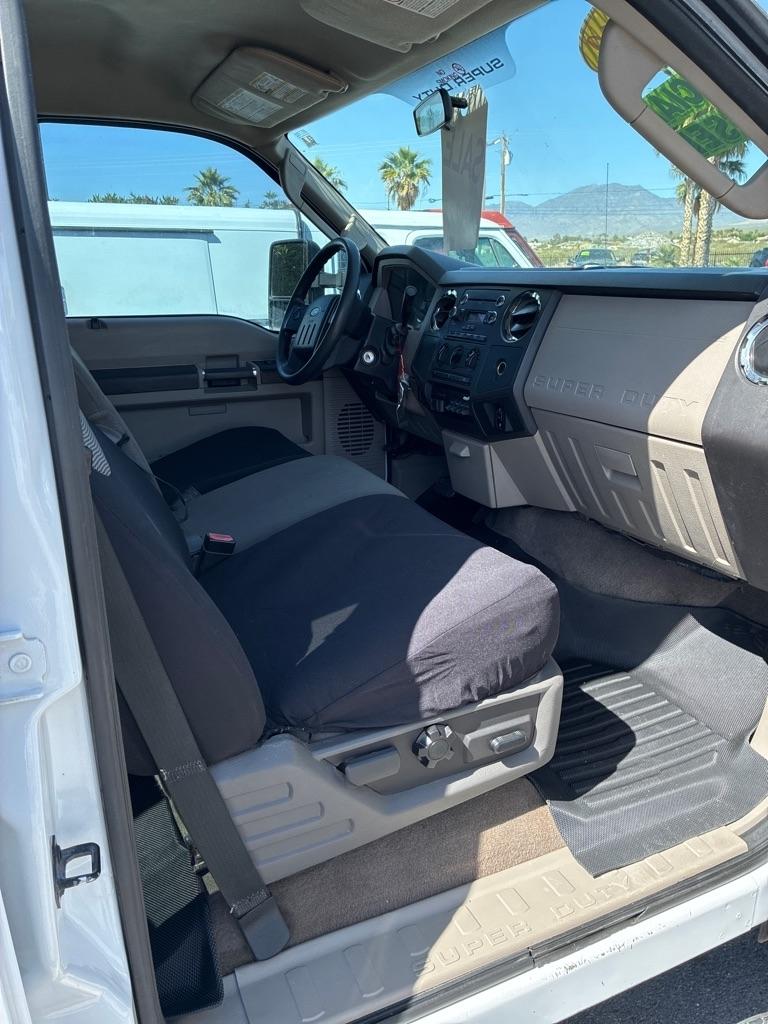 Ford F-550 Crew Cab DRW 2WD 2010