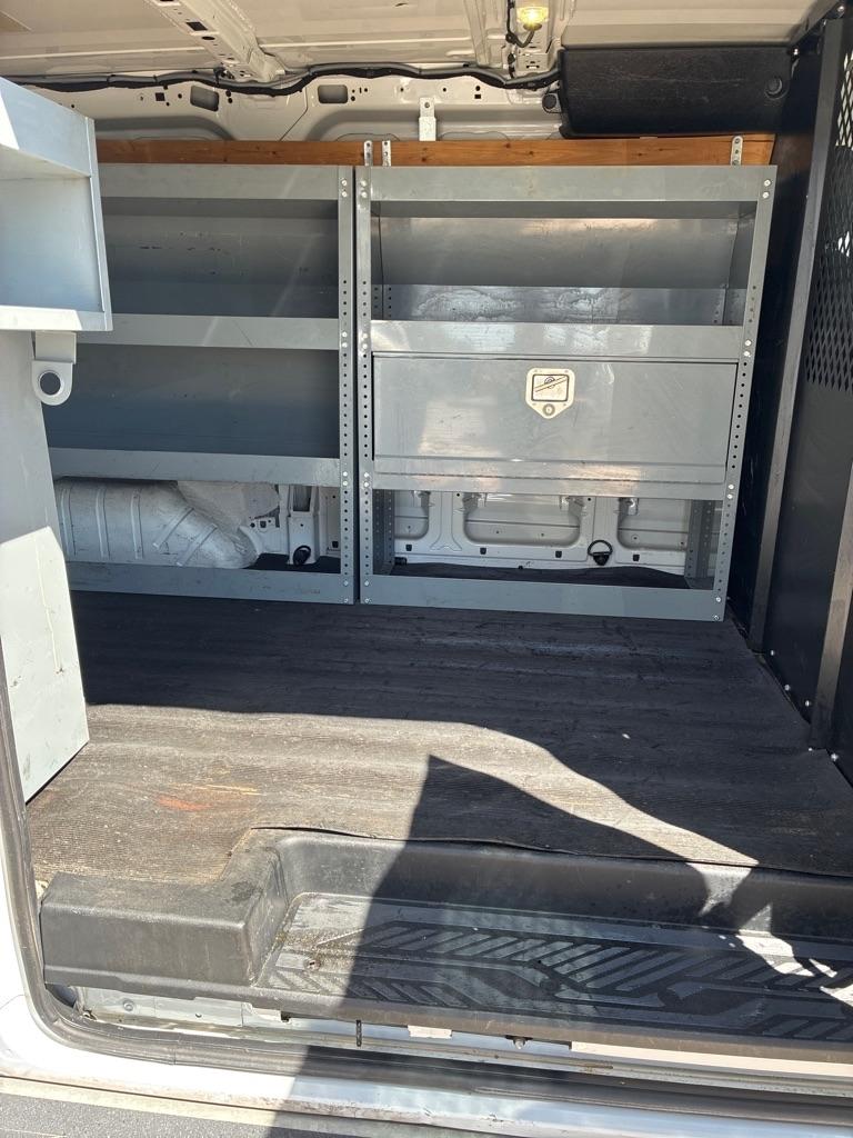 Ford Transit 250 Van Low Roof 60/40 Pass.130-in. WB 2017