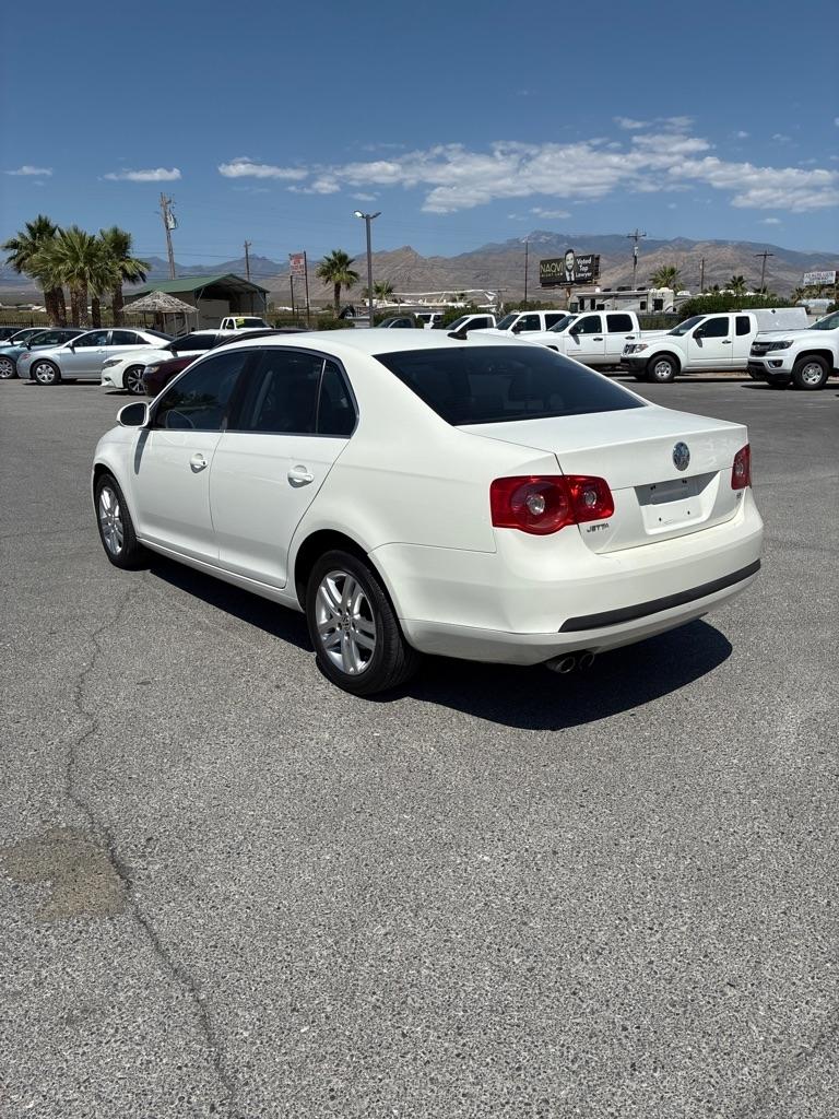Volkswagen Jetta 2.5L w/ Pkg. 1 & Sunroof 2007