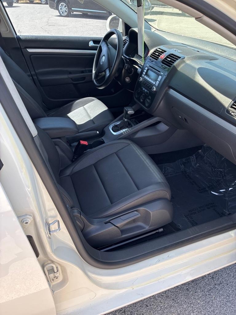 Volkswagen Jetta 2.5L w/ Pkg. 1 & Sunroof 2007