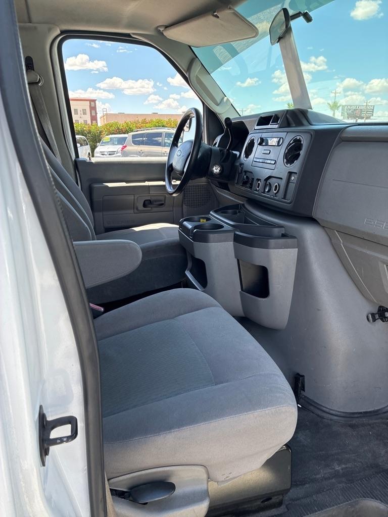 Ford Econoline E-150 2012