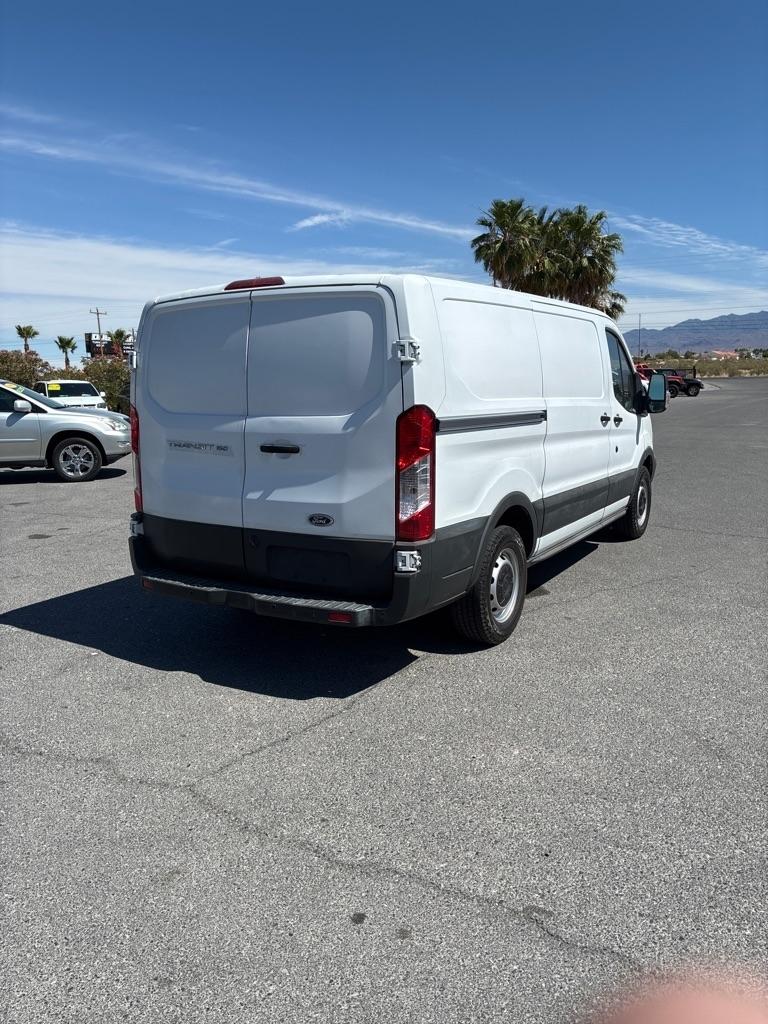 Ford Transit 150 Van Low Roof w/Sliding Pass. 130-in. WB 2017