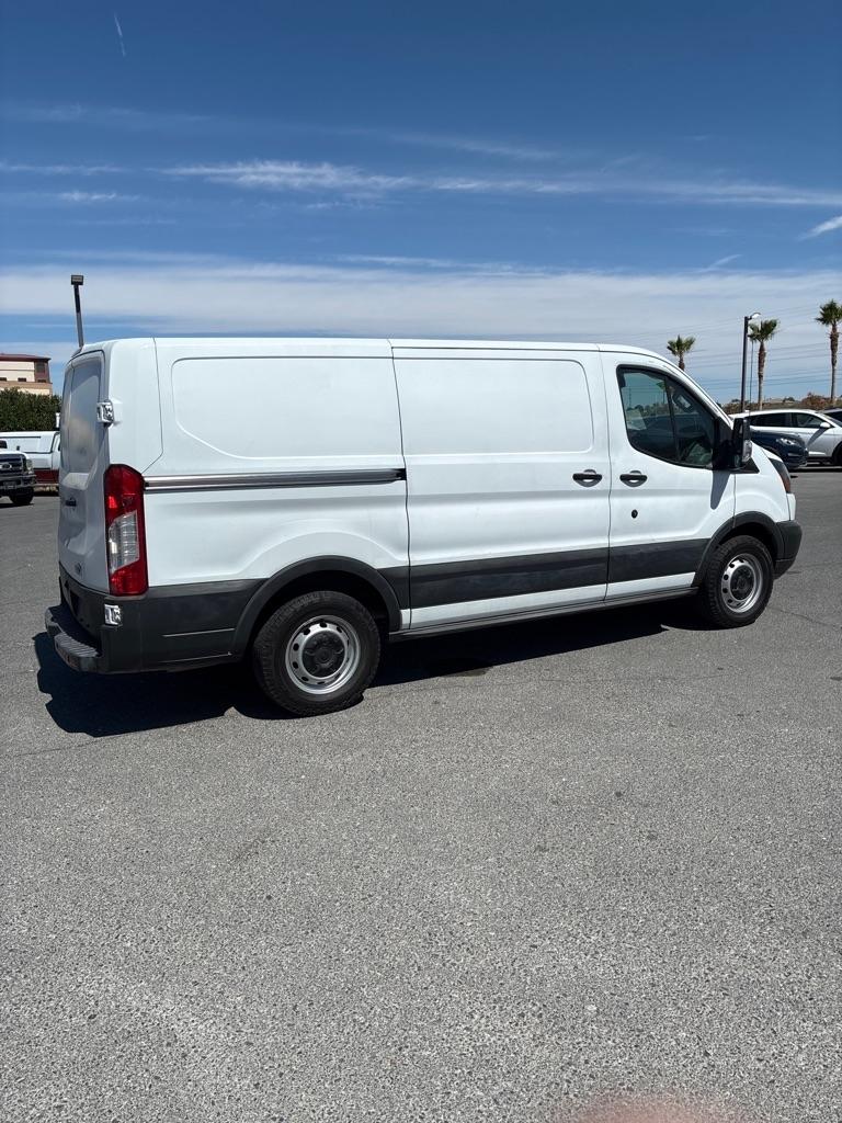 Ford Transit 150 Van Low Roof w/Sliding Pass. 130-in. WB 2017