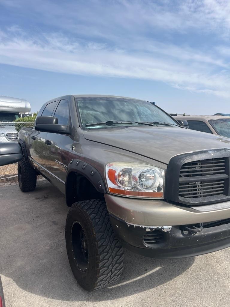 Dodge Ram 2500 Laramie Mega Cab 4WD 2006