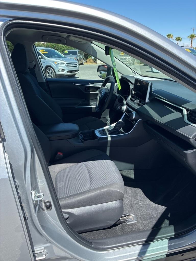 Toyota RAV4 LE AWD 2024
