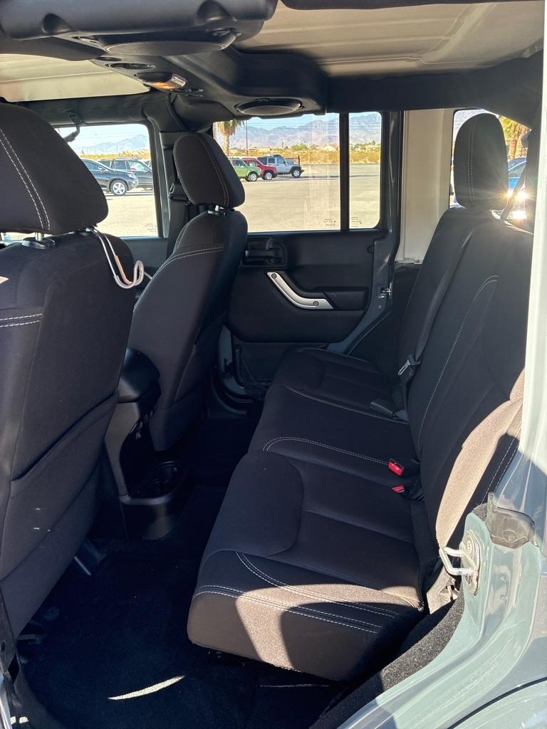 Jeep Wrangler Unlimited Sahara 4WD 2014