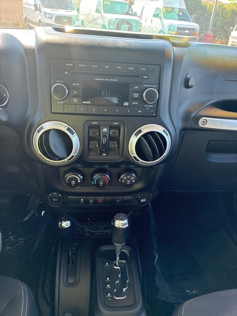 Jeep Wrangler Unlimited Sahara 4WD 2014