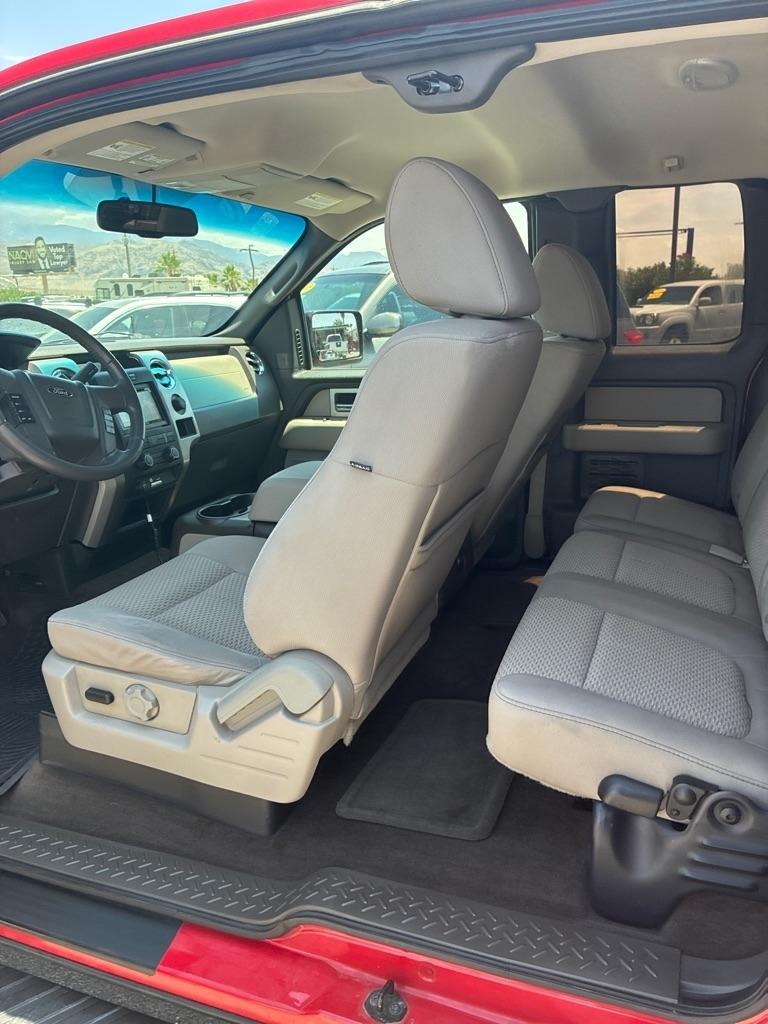 Ford F-150 XL SuperCab 8-ft. Bed 2WD 2010